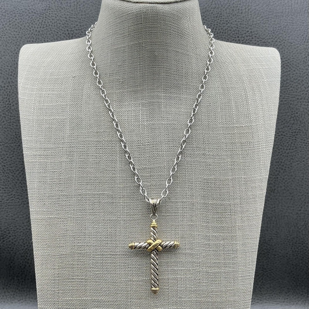 Silver Gold‎ Tone Cross Pendant Necklace 22 In Lobster Clasp Womens Religious